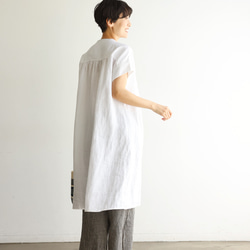 生地を贅沢に使用し、たっぷりギャザーを入れたリネンワンピース　リネン100％　ホワイト　240602-1 7枚目の画像
