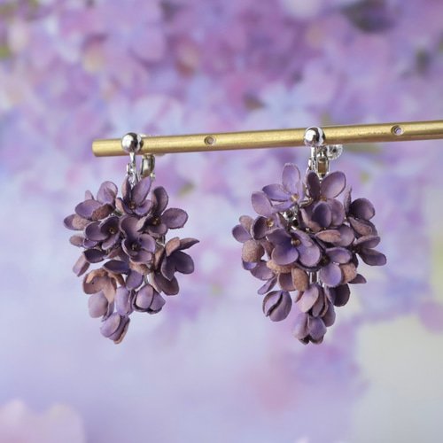 No.1688 フラワーのピアス　お花のイヤリング　ハンドメイド パープル ライラック*パープル 革花ピアス・イヤリング/夏/6月誕生花/2024