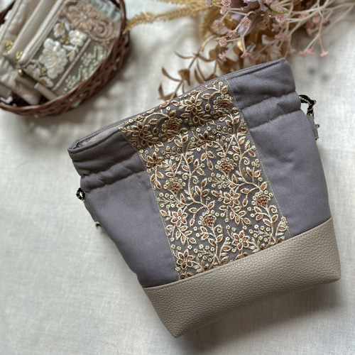 刺繍デザインの巾着袋　インド刺繍生地　巾着バッグ　巾着袋　ハンドメイド インド刺繍リボン 巾着バッグ 巾着バッグ ekopeto 通販 17825986