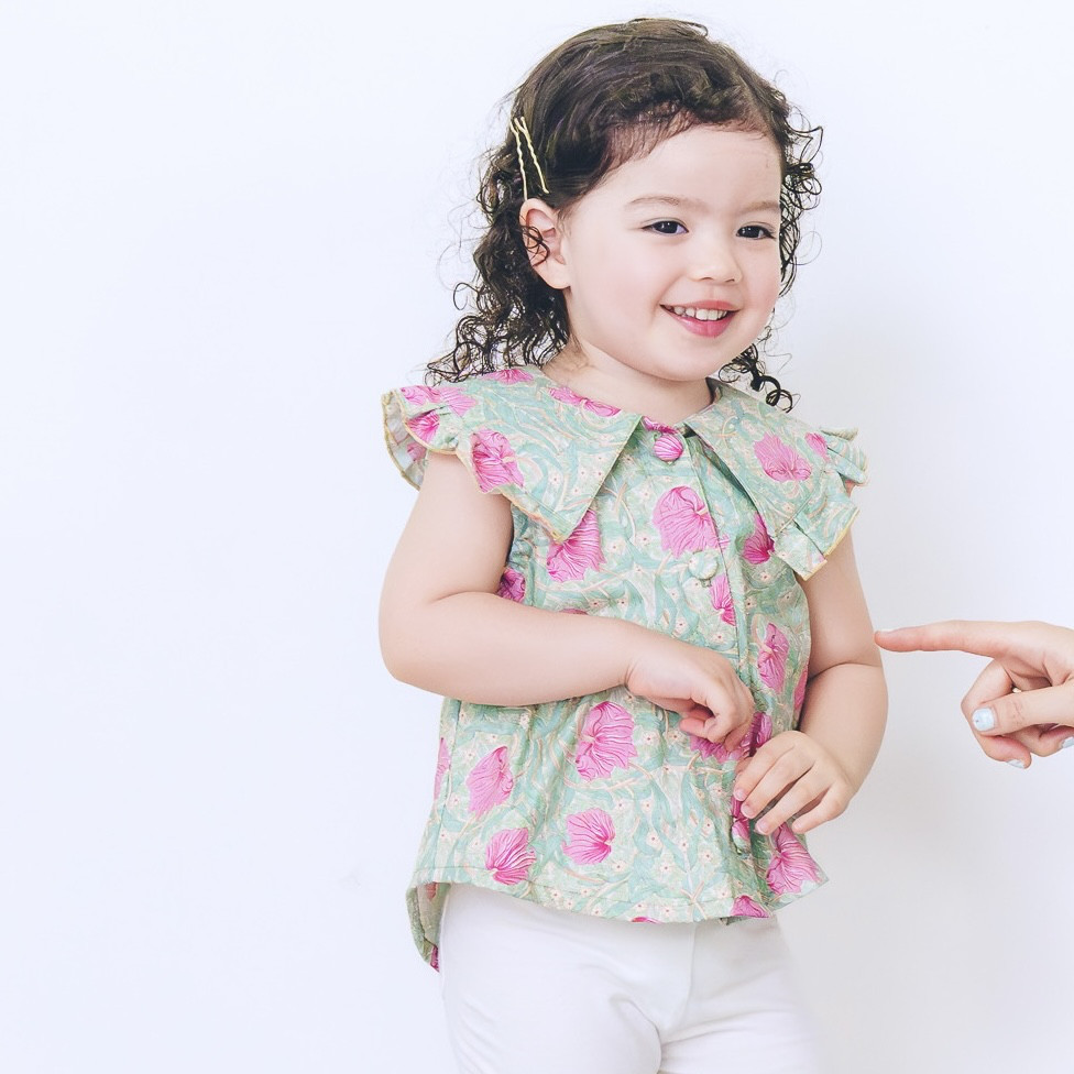 【2026年3月まで】《在庫限り10％OFF》Kids 襟フリルブラウス/ウィリアムモリス生地使用/お揃い