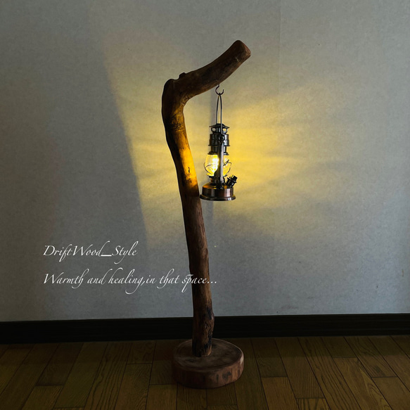 流木インテリア L字を描く無骨で太い流木スタンド ランタンやエアプラントを飾れる置物 北欧 照明 木材 癒し N39 2枚目の画像