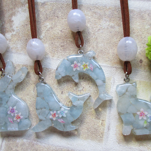 ◇3486 イルカとハイビスカス ローズクォーツのオルゴナイト ロング  