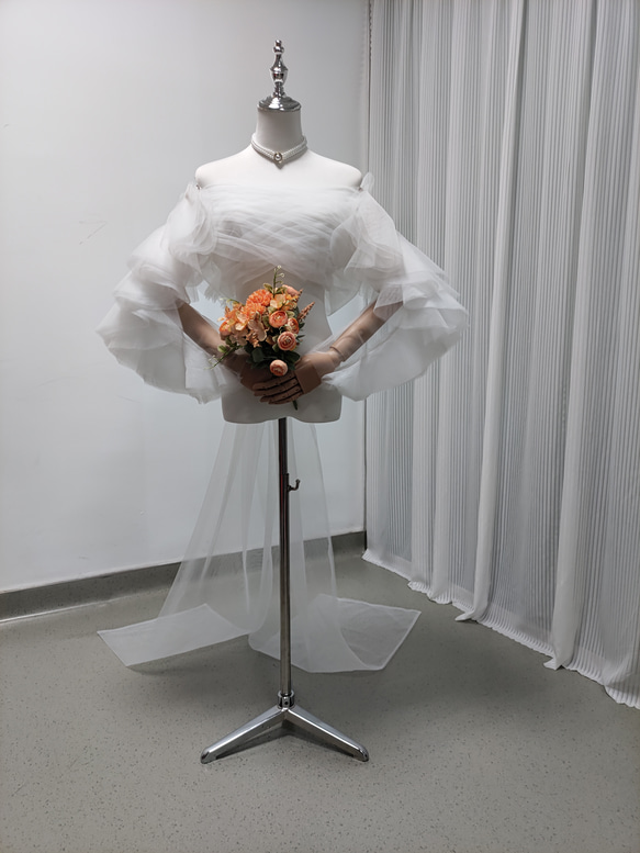 送料無料！フェミニンなフレームレースの袖トップス ウエディング  