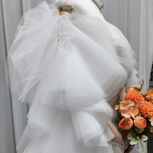 送料無料！フェミニンなフレームレースの袖トップス ウエディング  