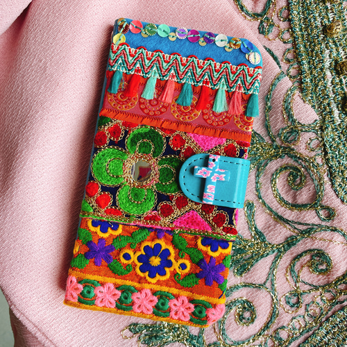 iPhone15 2日以内発送】エスニックな ターコイズブルー刺繍 手帳型
