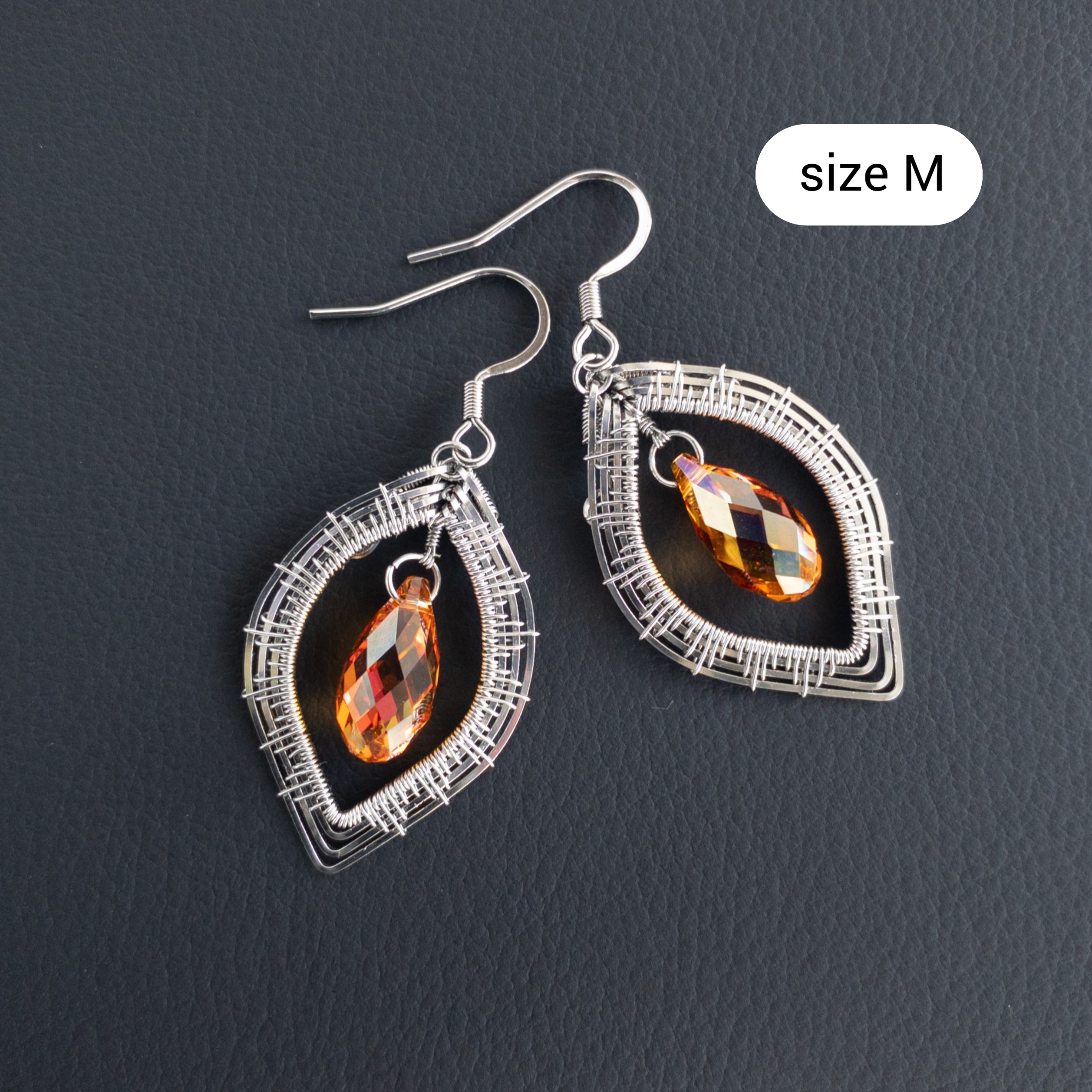 ラクリマ(Lacrima) サージカルステンレス ピアス ＜クリスタルアストラルピンク＞ Mサイズ