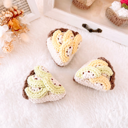 ❤︎ ゆこ ☆❤︎いちご❤︎ハート❤︎ロールケーキ❤︎あみぐるみ❤︎ハンドメイド❤︎ ロールケーキ あみぐるみ 編みぐるみケーキ おままごと フェイク