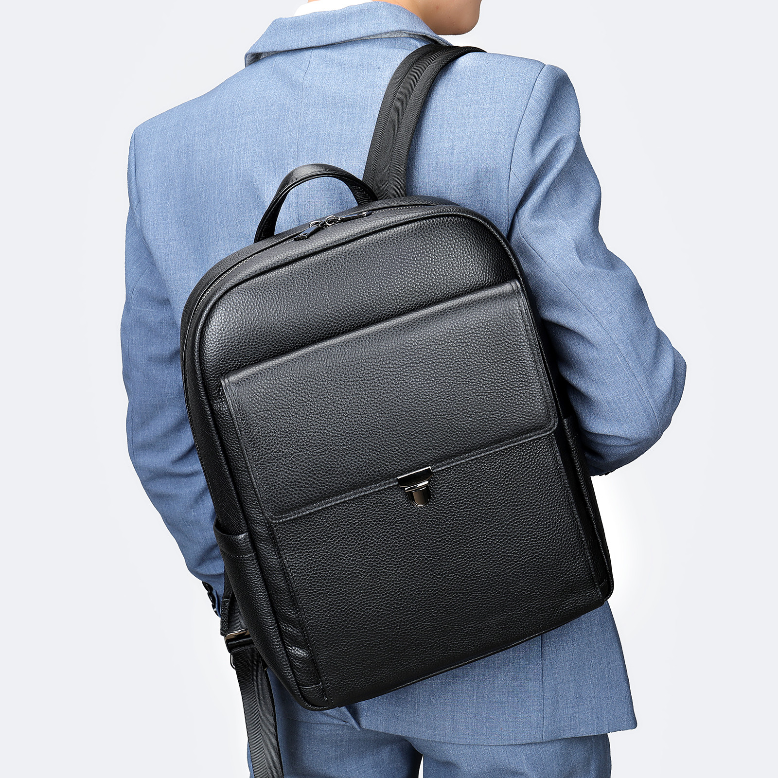 ※大容量多機能な牛革のリュック※通勤兼旅行可能なバッグ ※ラップトップバッグ※送料無料