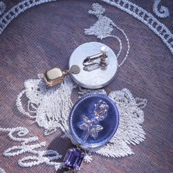 「 Amulet - crystal - 」イヤリング/ピアス *チェコガラスボタン・ 薔薇・バラ・花・大ぶり* 5枚目の画像