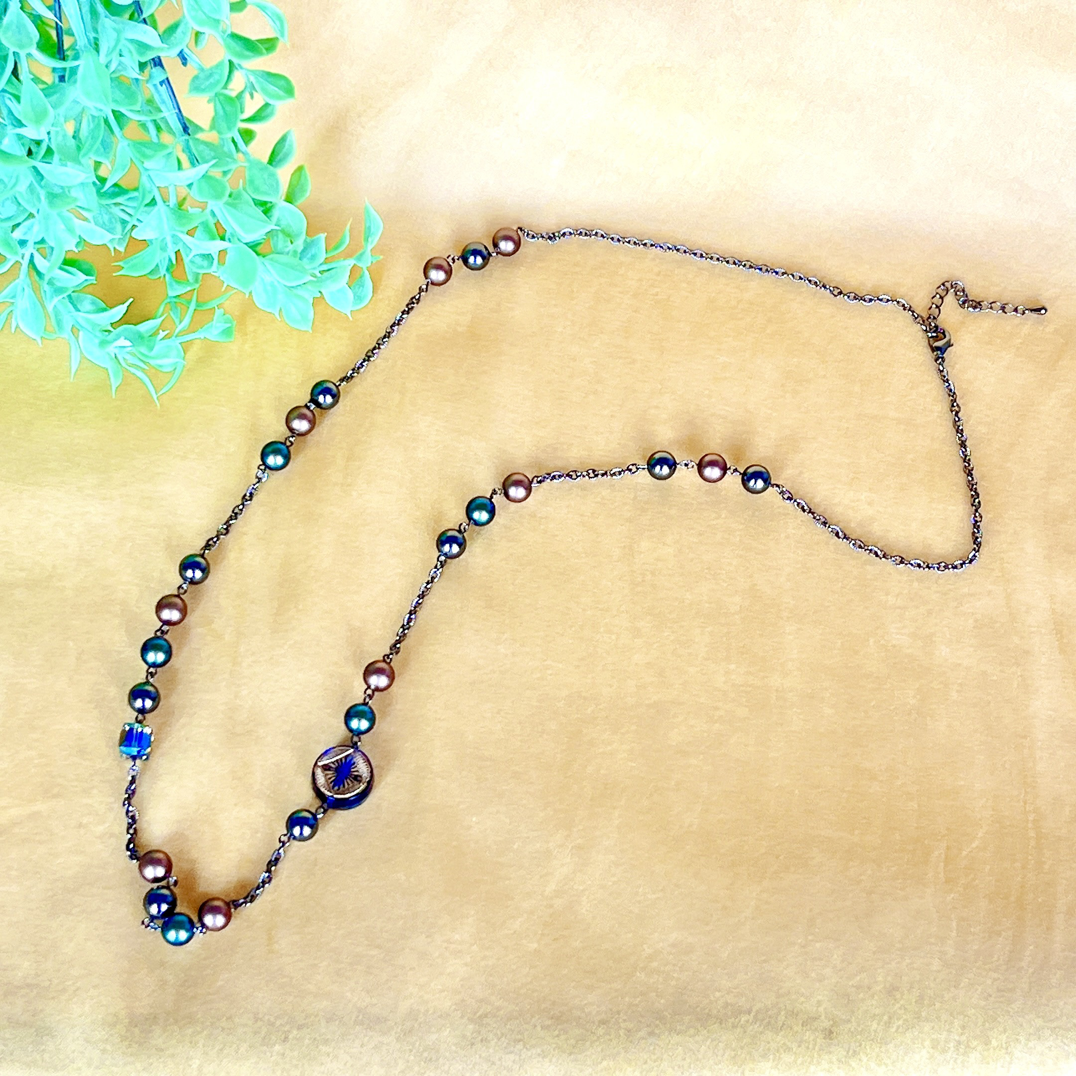 ロングパールネックレス　ダークブラウン・モスグリーン系