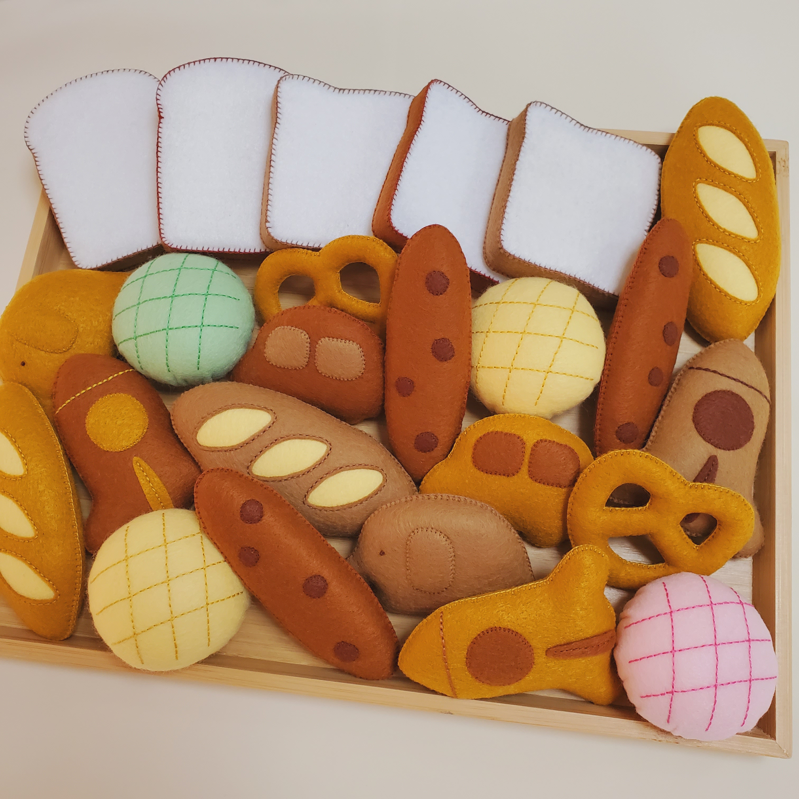 フェルト　おままごと　パンセット他　ハンドメイド フェルトおままごと パン屋さん♪パン6個セット おもちゃ・人形