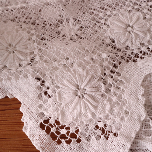 フランスの手仕事/細やかな手編み タスカニーレース テーブルクロス