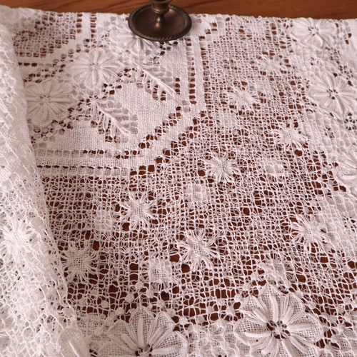 フランスの手仕事/細やかな手編み タスカニーレース テーブルクロス