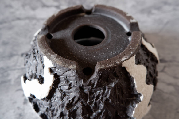 7号貫入白化粧黒平鉢374　塊根植物　多肉植物　盆栽　植木鉢　作家鉢　沖縄 6枚目の画像