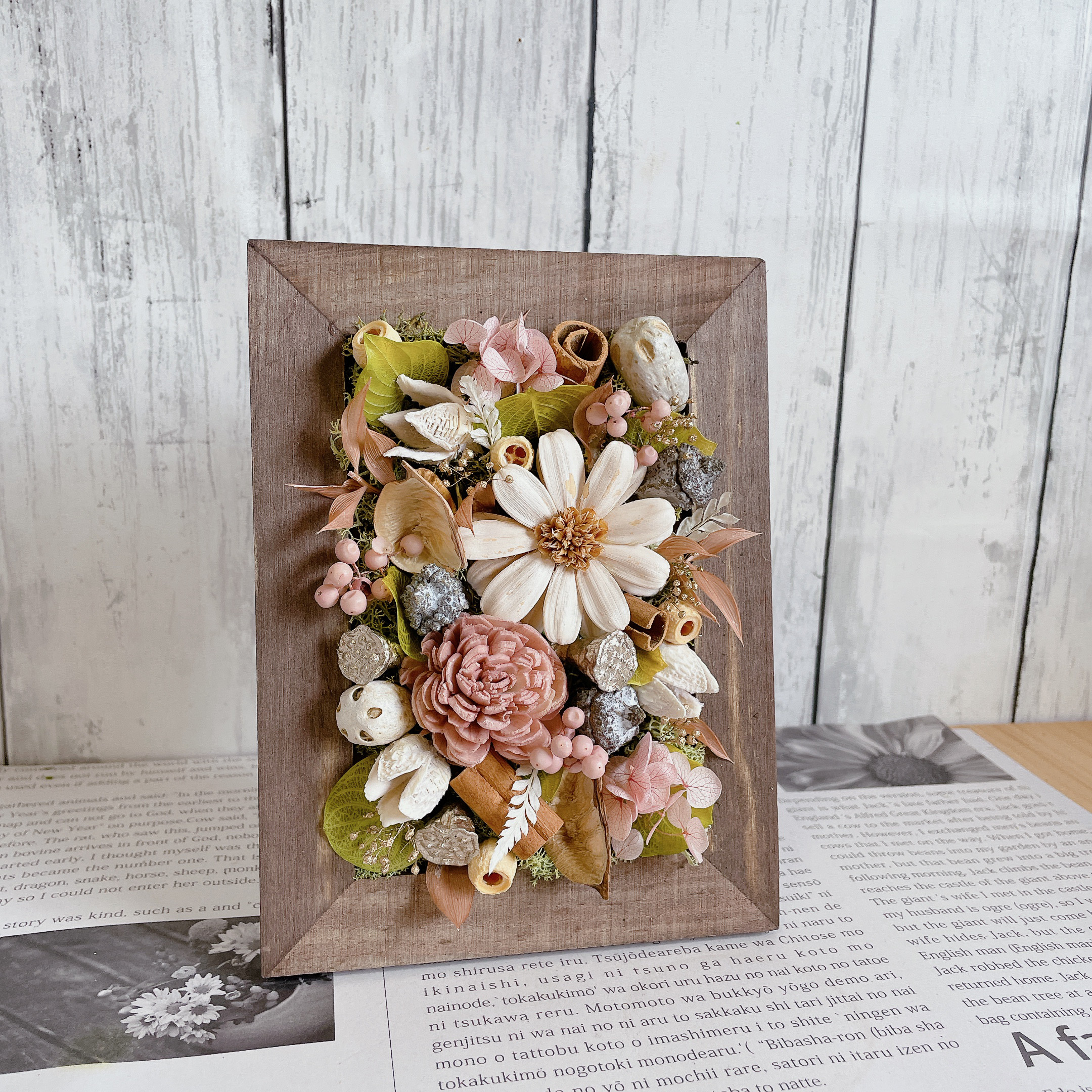 フラワーアレンジフレーム　12ヶ月セット フレームアレンジ 壁掛け置き兼用 12x16cm プリザーブドフラワー MUM