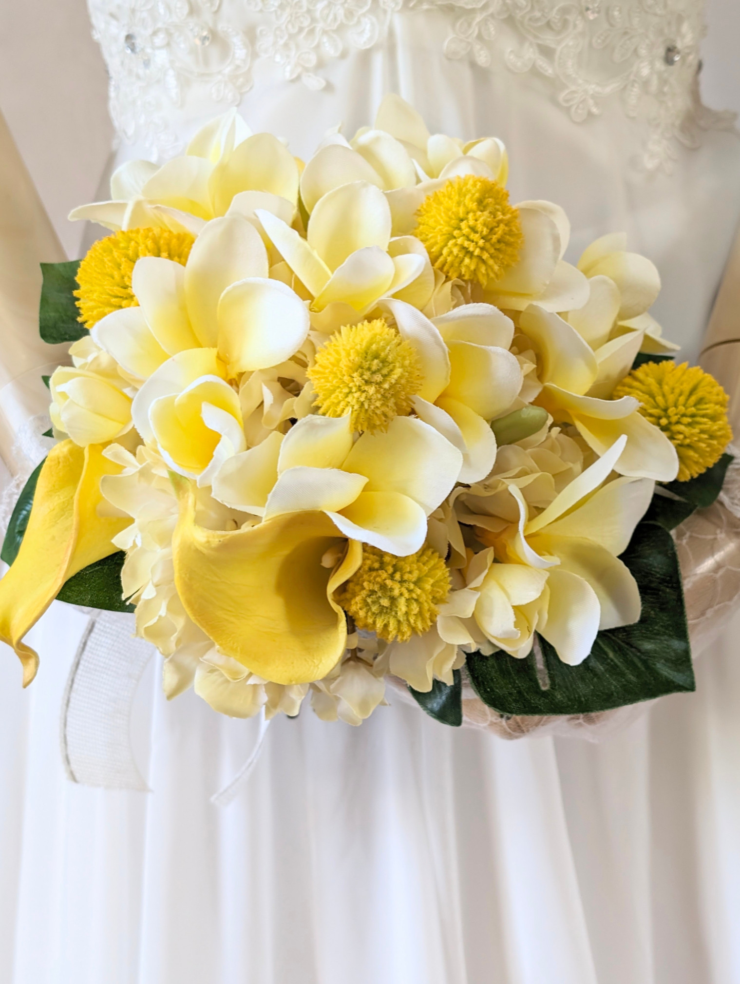 ウエディングブーケ(南国の香りプルミレア)ブートニア込み　世界で１つ貴女だけにお勧めします。