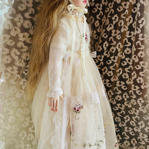 創作ビスクドール人形 白地花柄のロングドレスの女の子 その他人形