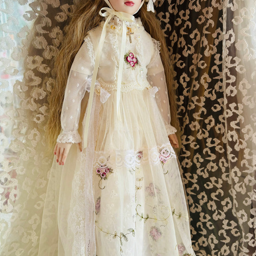 ビスクドール　花柄ドレス　女の子　約20cm 創作ビスクドール人形 白地花柄のロングドレスの女の子 その他