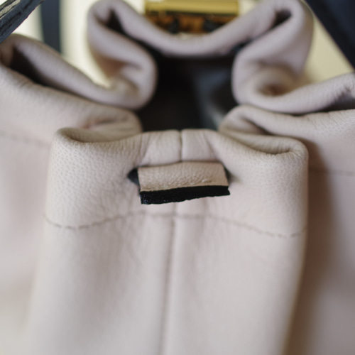 ミニ巾着ショルダーバッグ（ライトピンクベージュ） ショルダーバッグ