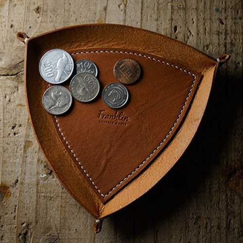 三角レザートレイ】キャメルブラウン トライアングル ヌメ革 たつの