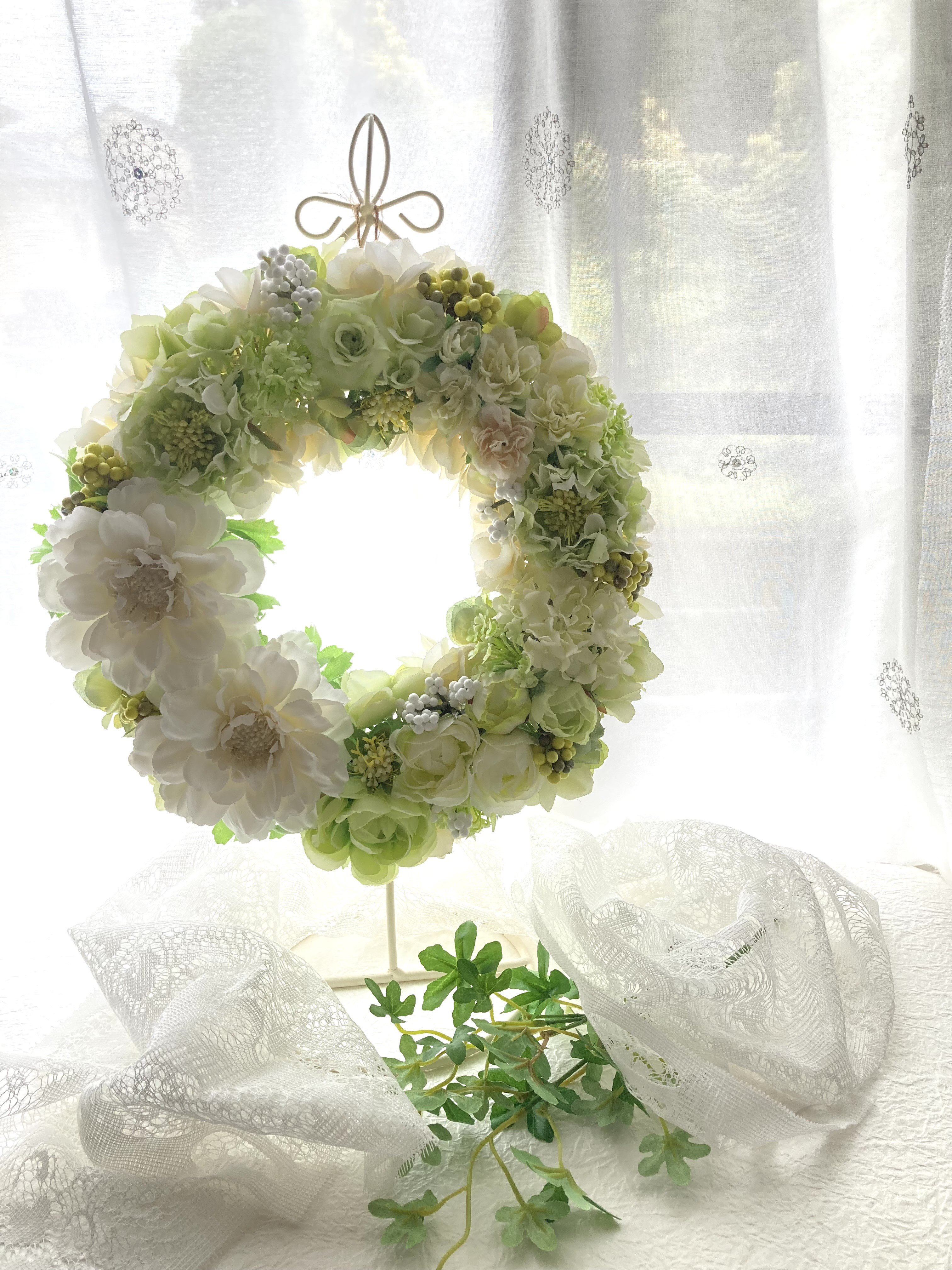 ホワイトグリーンの爽やかアジサイリース アーティフィシャルフラワー 玄関ドアリース 紫陽花 結婚新築開店祝 母の日ギフト