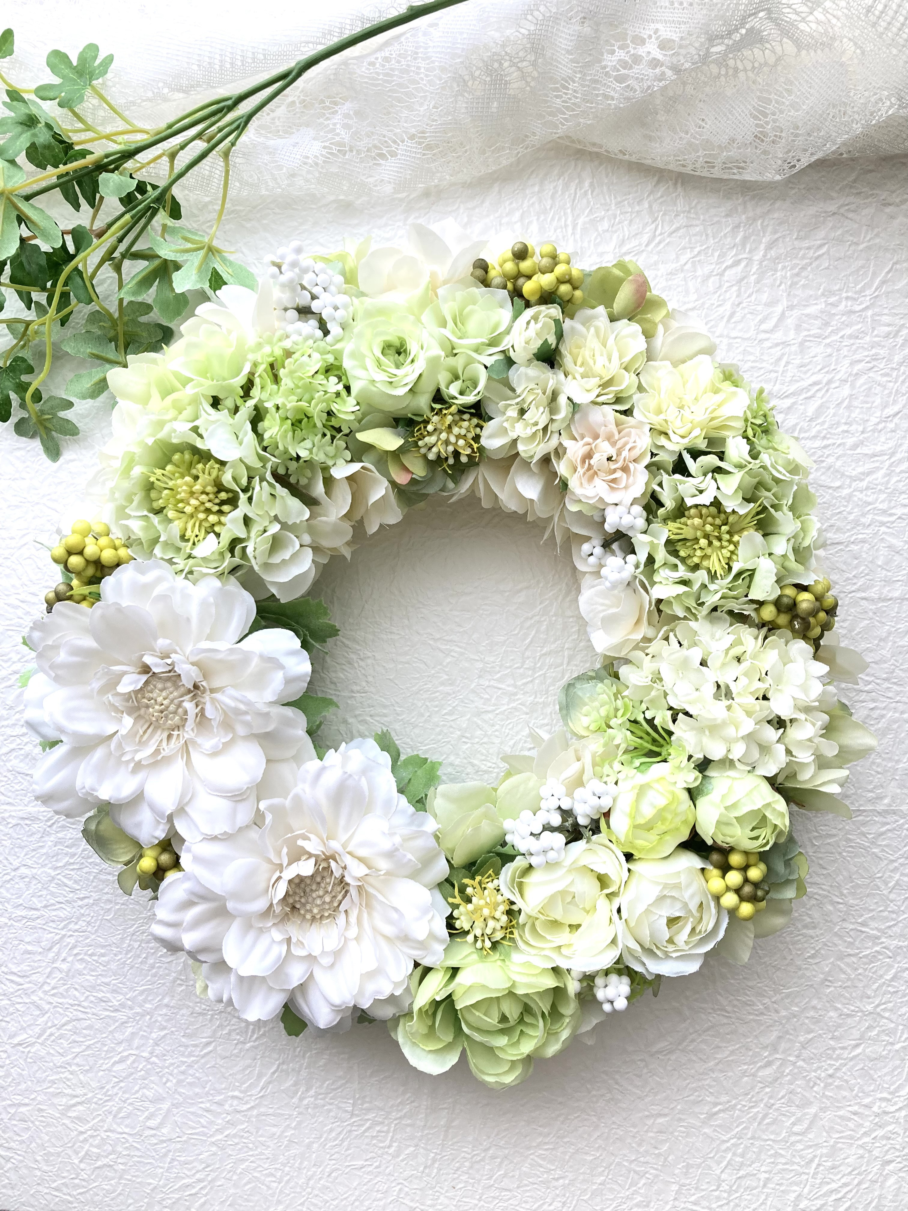 ホワイトグリーンの爽やかアジサイリース アーティフィシャルフラワー 玄関ドアリース 紫陽花 結婚新築開店祝 母の日ギフト