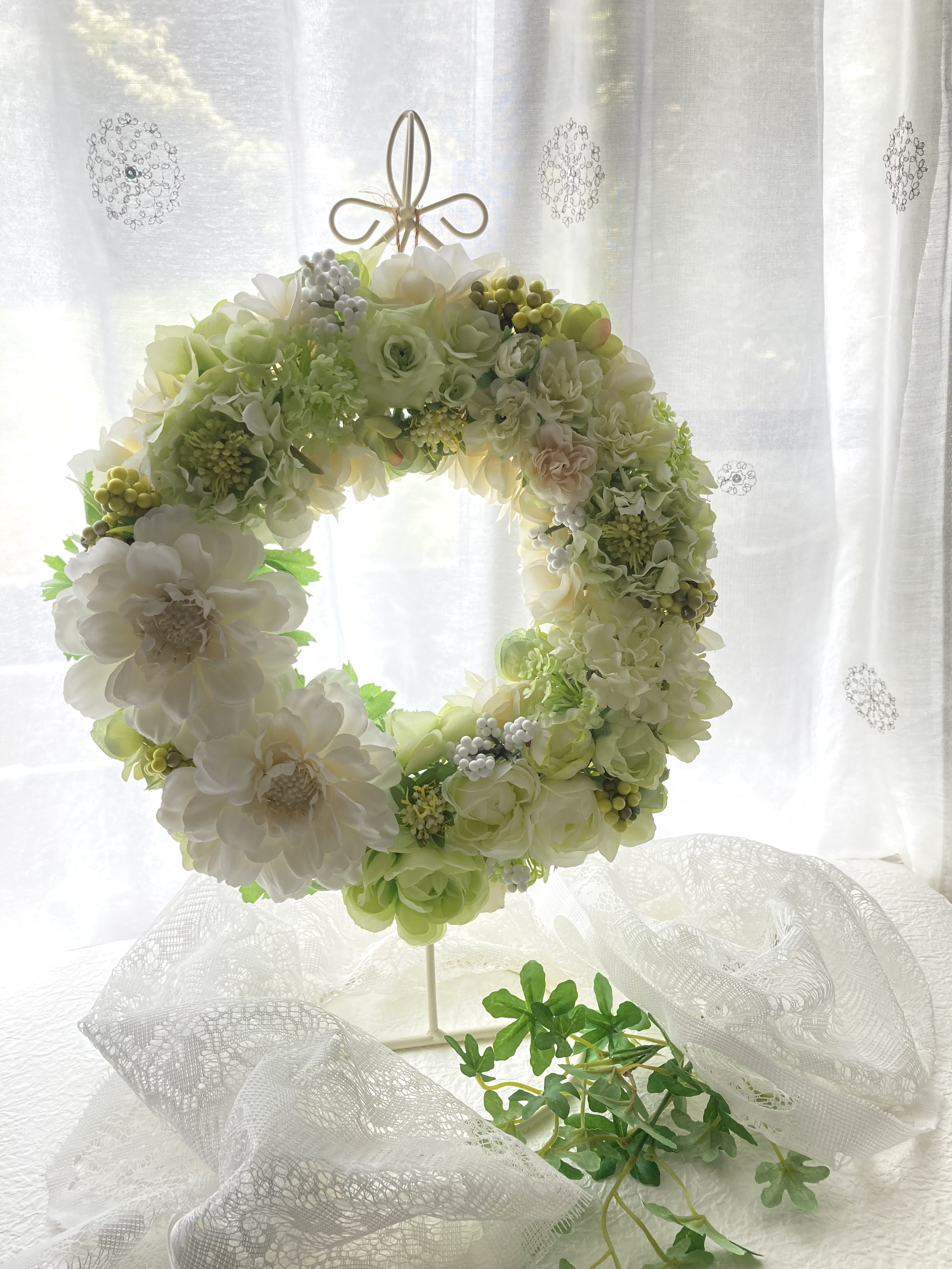 ホワイトグリーンの爽やかアジサイリース アーティフィシャルフラワー 玄関ドアリース 紫陽花 結婚新築開店祝 母の日ギフト