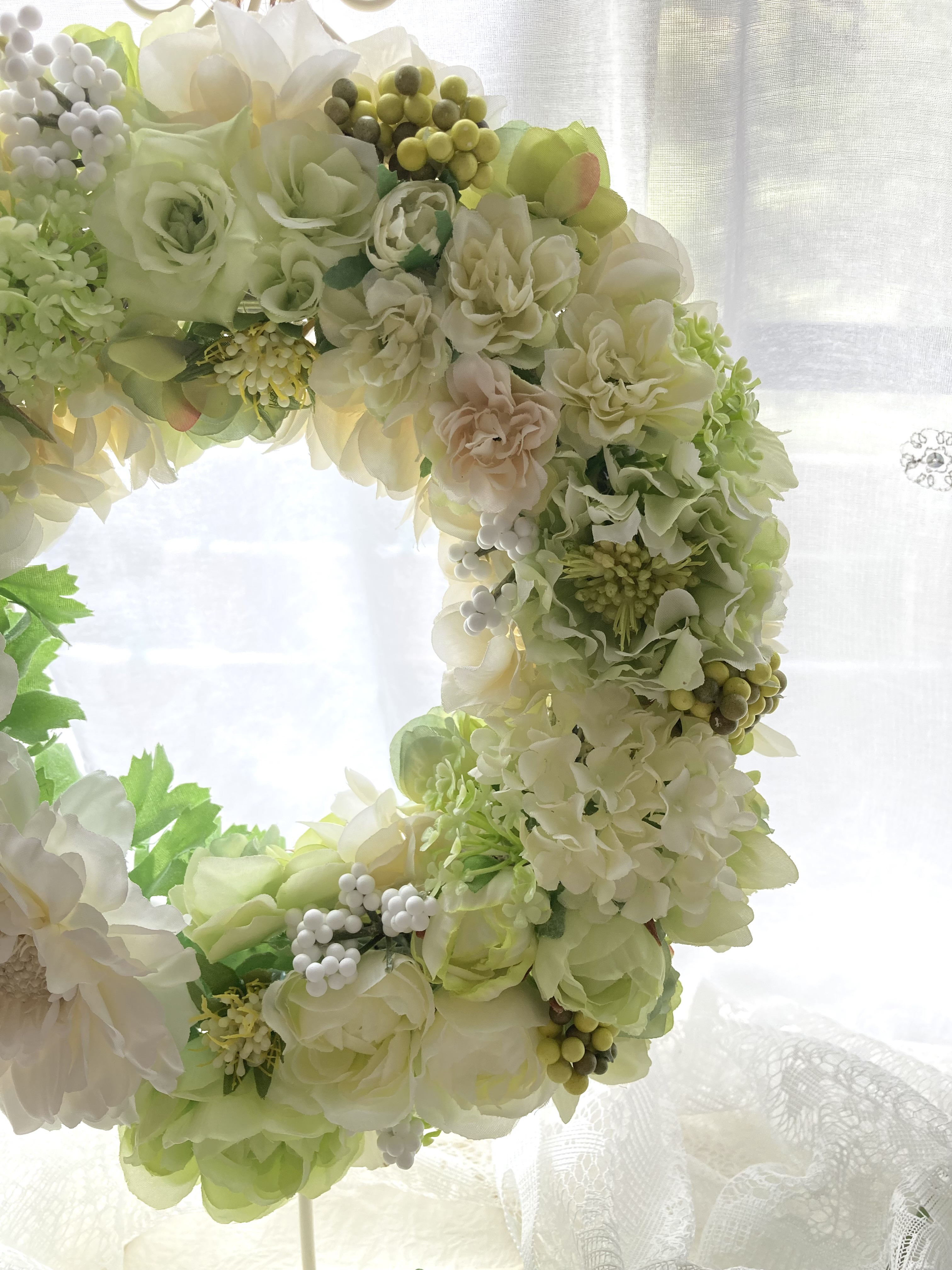 ホワイトグリーンの爽やかアジサイリース アーティフィシャルフラワー 玄関ドアリース 紫陽花 結婚新築開店祝 母の日ギフト