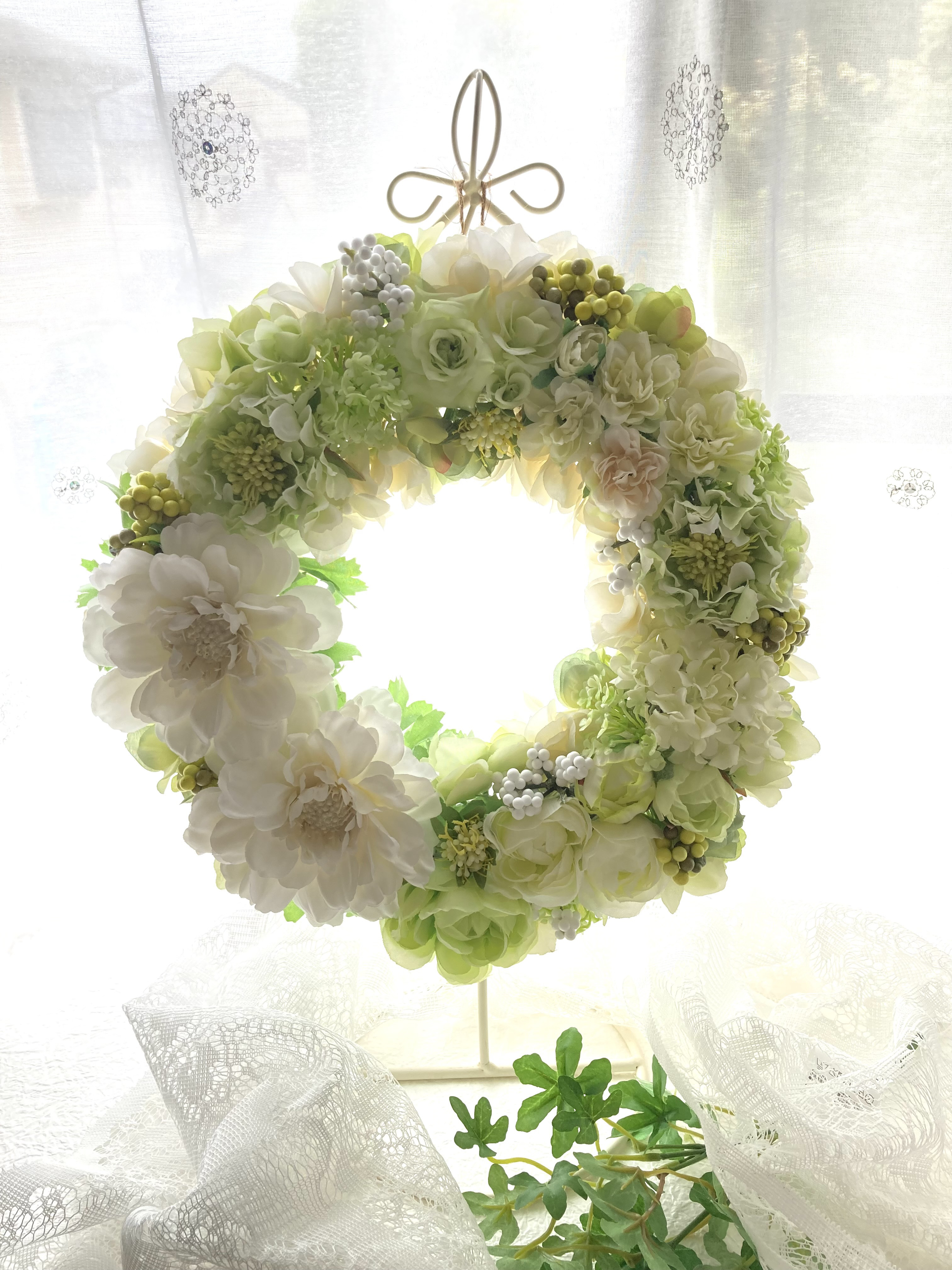 ホワイトグリーンの爽やかアジサイリース アーティフィシャルフラワー 玄関ドアリース 紫陽花 結婚新築開店祝 母の日ギフト