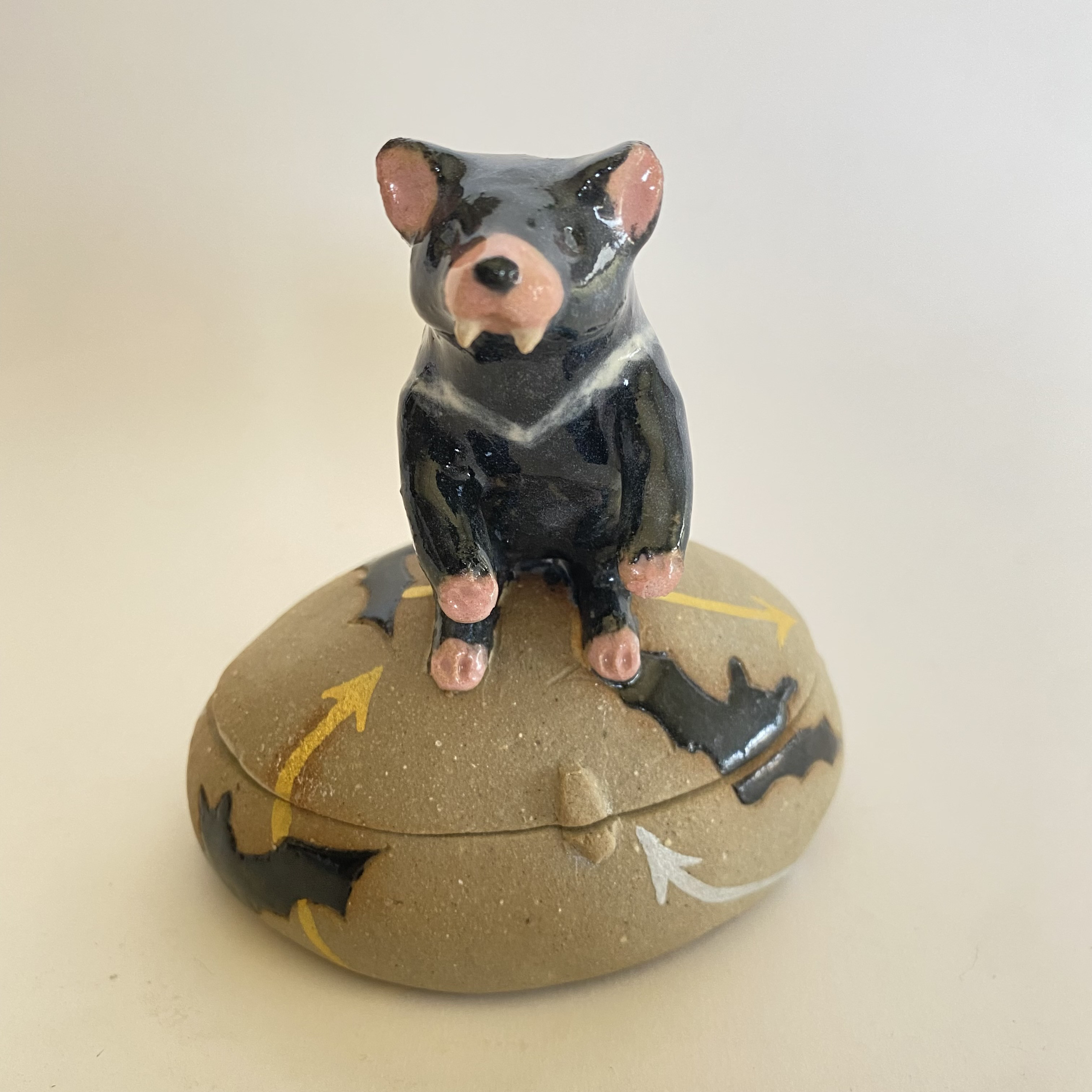 陶のハコ「タスマニアデビル」