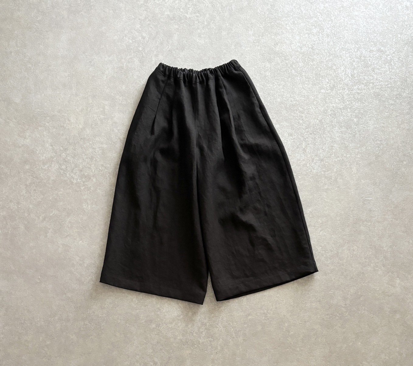 丈調整　ベルギーリネンのワイドパンツ