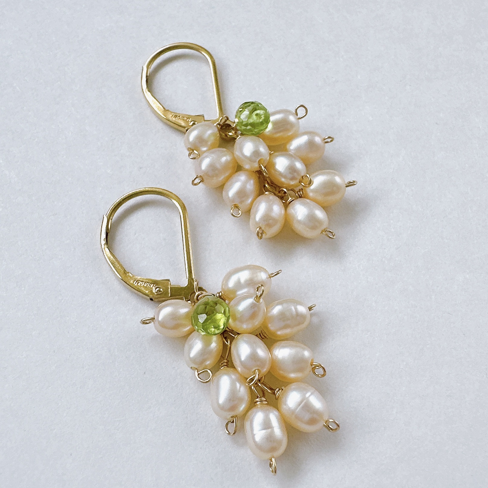 淡水パールとペリドットのふさふさピアス14Kgf　6月誕生石　8月誕生石