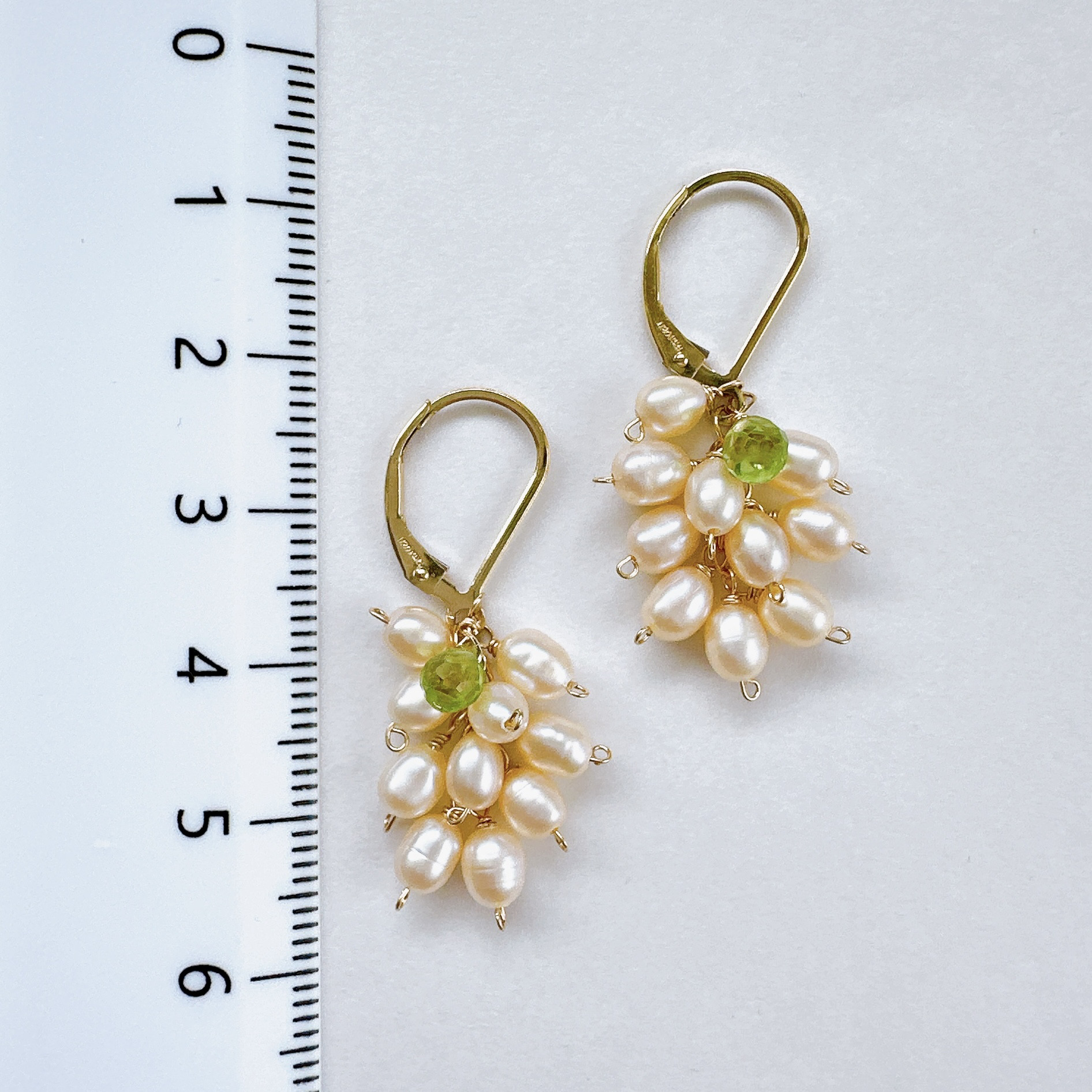 淡水パールとペリドットのふさふさピアス14Kgf　6月誕生石　8月誕生石
