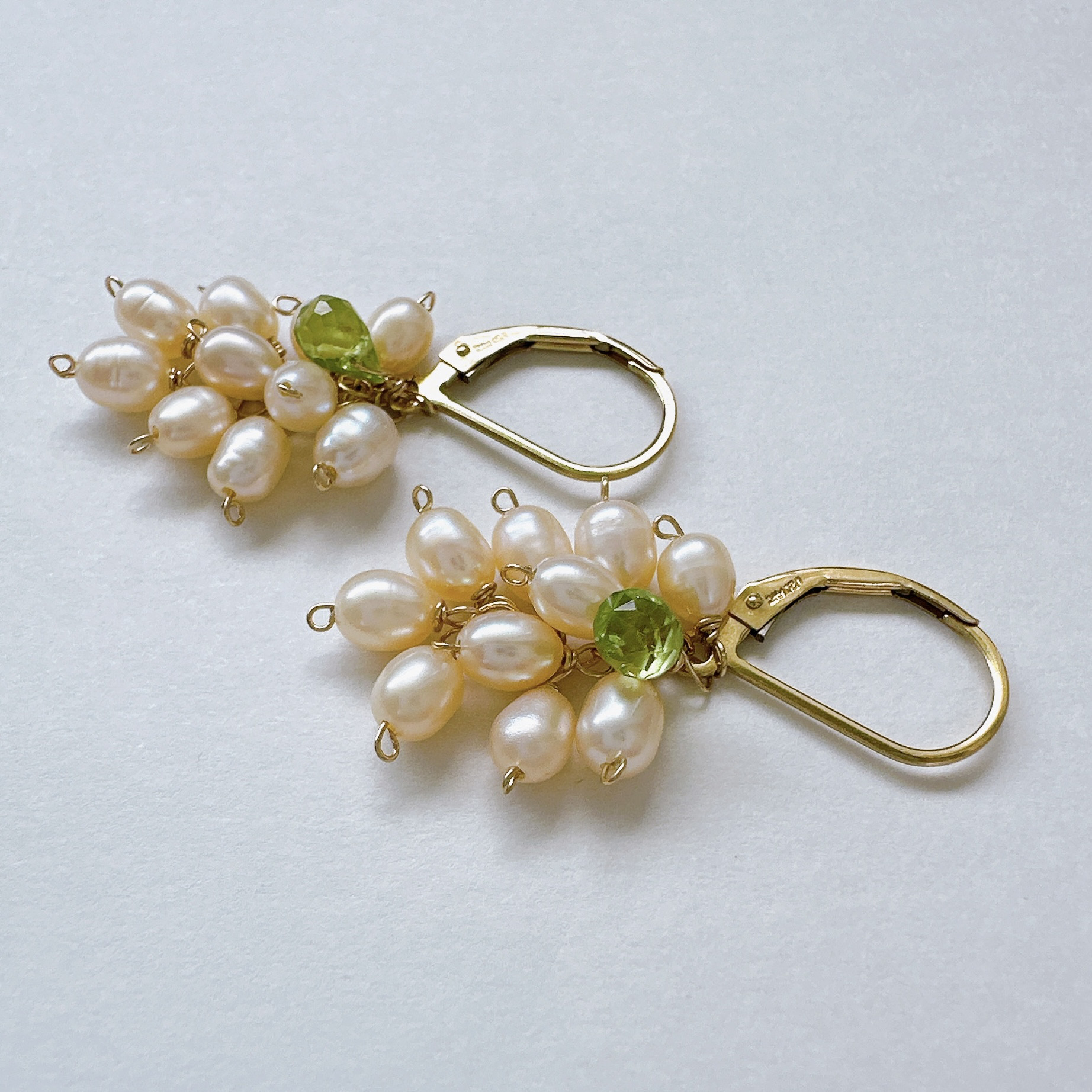 淡水パールとペリドットのふさふさピアス14Kgf　6月誕生石　8月誕生石