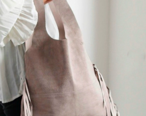 9日23時まで値下げ　一点物　スウェード　フリンジ　メディスンバッグ 9日23時まで値下げ 一点物 スウェード フリンジ メディスンバッグ