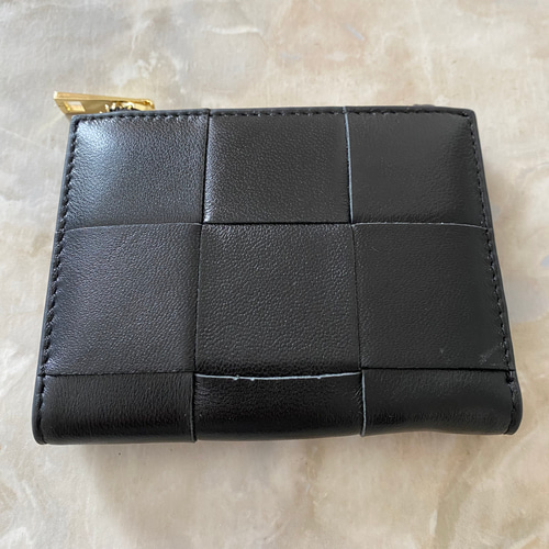 b.【再販】黒 ブラック 財布 2つ折り財布 ☆ 本革☆編み込み はぎれ 