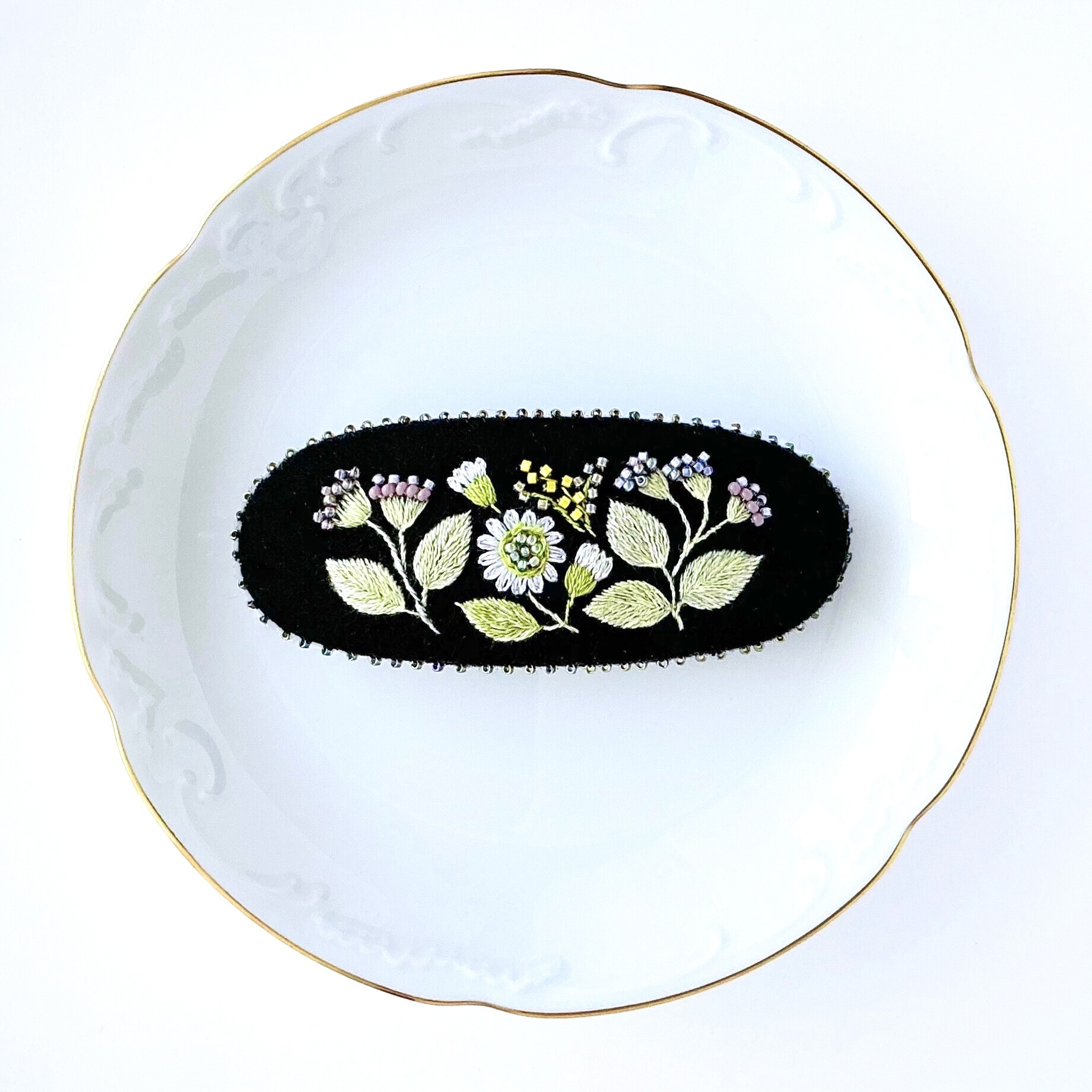 フレッシュフラワー＊花刺繍＊イエローグリーン 刺繍バレッタ No.405