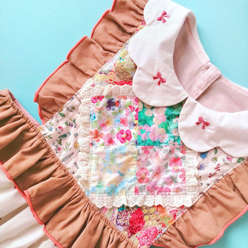 ୨୧リバティ୨୧ パッチワーク スカラップエプロンワンピース ୨୧