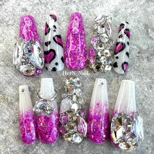 ピンクハートレオパードギャルネイルチップ ネイルチップ（つけ