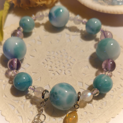 宝石質 大玉15mm ラリマーのデザインブレスレット（チャーム付き  