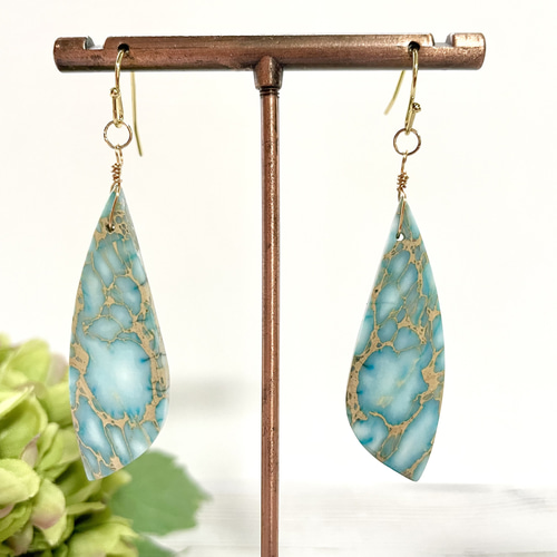 珍しい三角アンデシンのピアスチャーム☆シラー綺麗