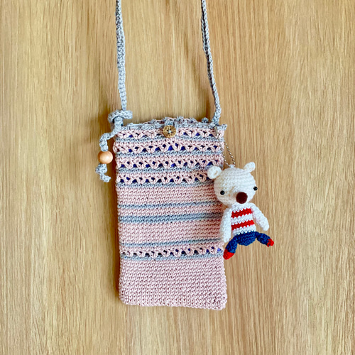 スマホショルダーバッグ あみぐるみ くまのミニいっくん付き ラメ入り