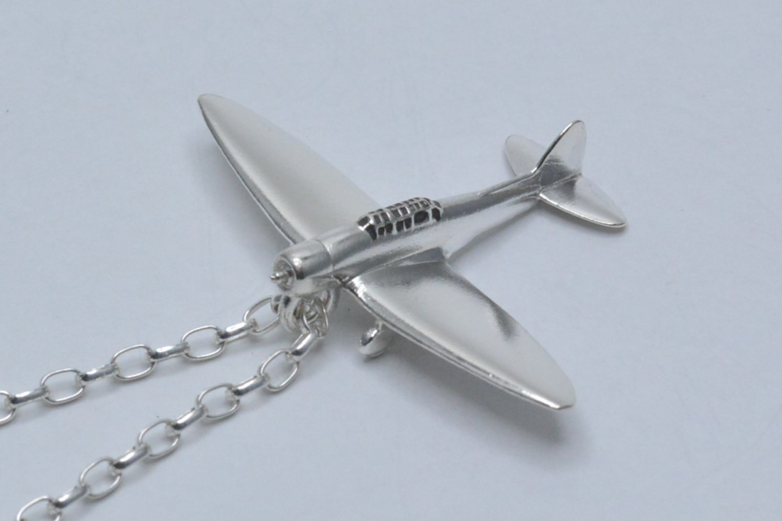 日本海軍　九九式艦上爆撃機　一一型　シルバーネックレス