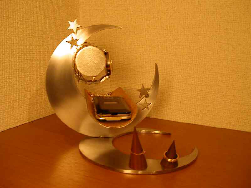 腕時計スタンド　アクセサリースタンド　スマホ　腕時計スタンド　名入れ　ラッピング　気まぐれ三日月アクセサリースタンド