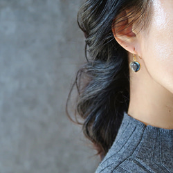 簡約現代心型耳環 / 三月生辰石 / 14K金堇青石心型耳環 / 低過敏性 第3張的照片