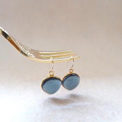 簡約現代心型耳環 / 三月生辰石 / 14K金堇青石心型耳環 / 低過敏性 第6張的照片