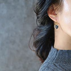 簡約現代心型耳環 / 三月生辰石 / 14K金堇青石心型耳環 / 低過敏性 第7張的照片