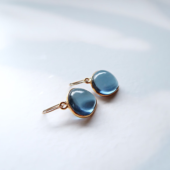 簡約現代心型耳環 / 三月生辰石 / 14K金堇青石心型耳環 / 低過敏性 第5張的照片