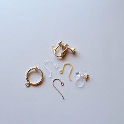 簡約現代心型耳環 / 三月生辰石 / 14K金堇青石心型耳環 / 低過敏性 第9張的照片