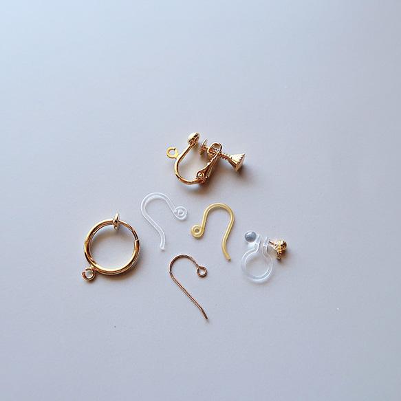 簡約現代心型耳環 / 三月生辰石 / 14K金堇青石心型耳環 / 低過敏性 第9張的照片